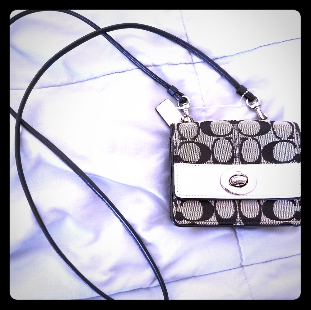 Coach wallet w/ crossbody option